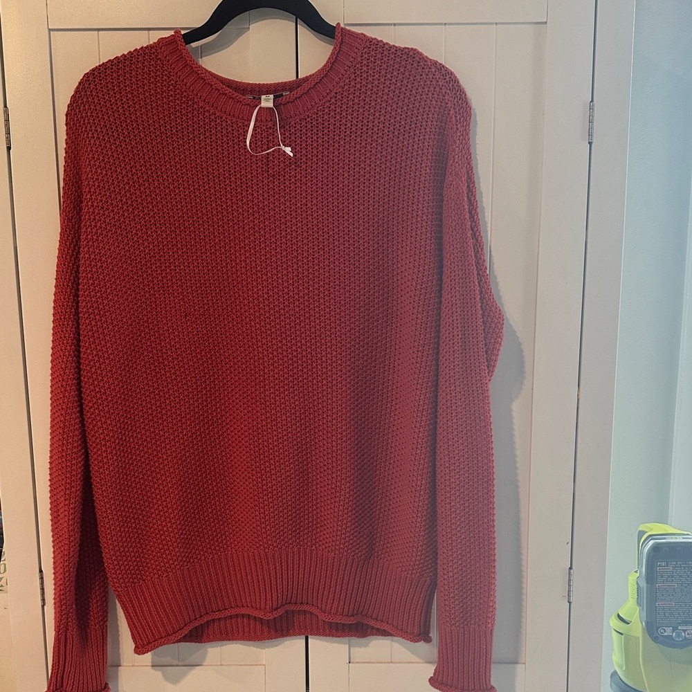 Jessica Simpson Women's Red Crew Neck Sweater
